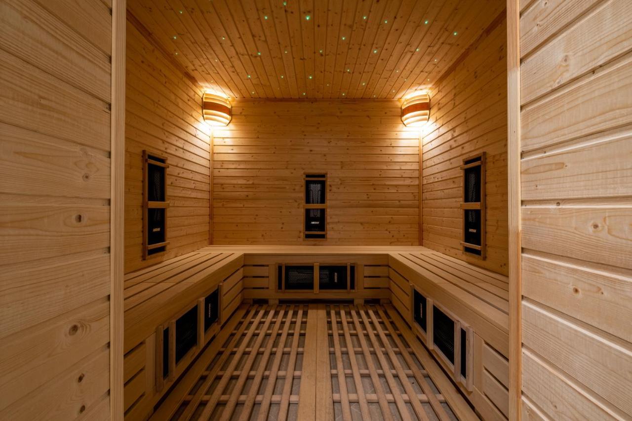 Fiald Hotel & Spa Бакэу Экстерьер фото