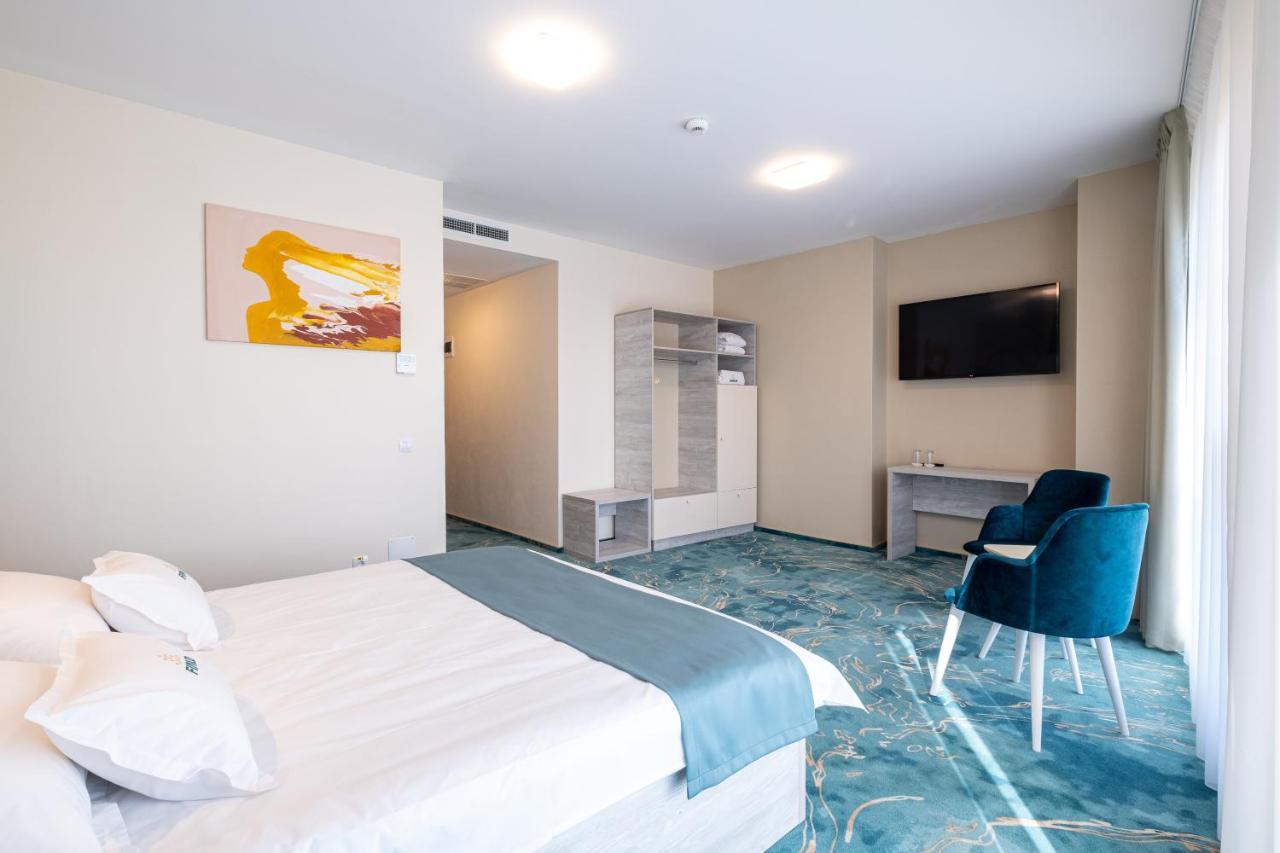 Fiald Hotel & Spa Бакэу Экстерьер фото