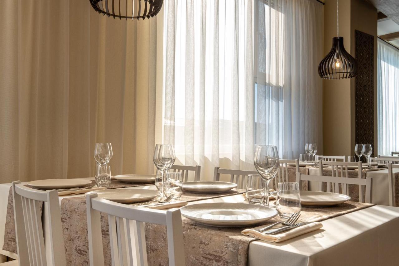 Fiald Hotel & Spa Бакэу Экстерьер фото