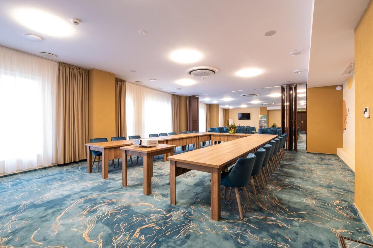Fiald Hotel & Spa Бакэу Экстерьер фото