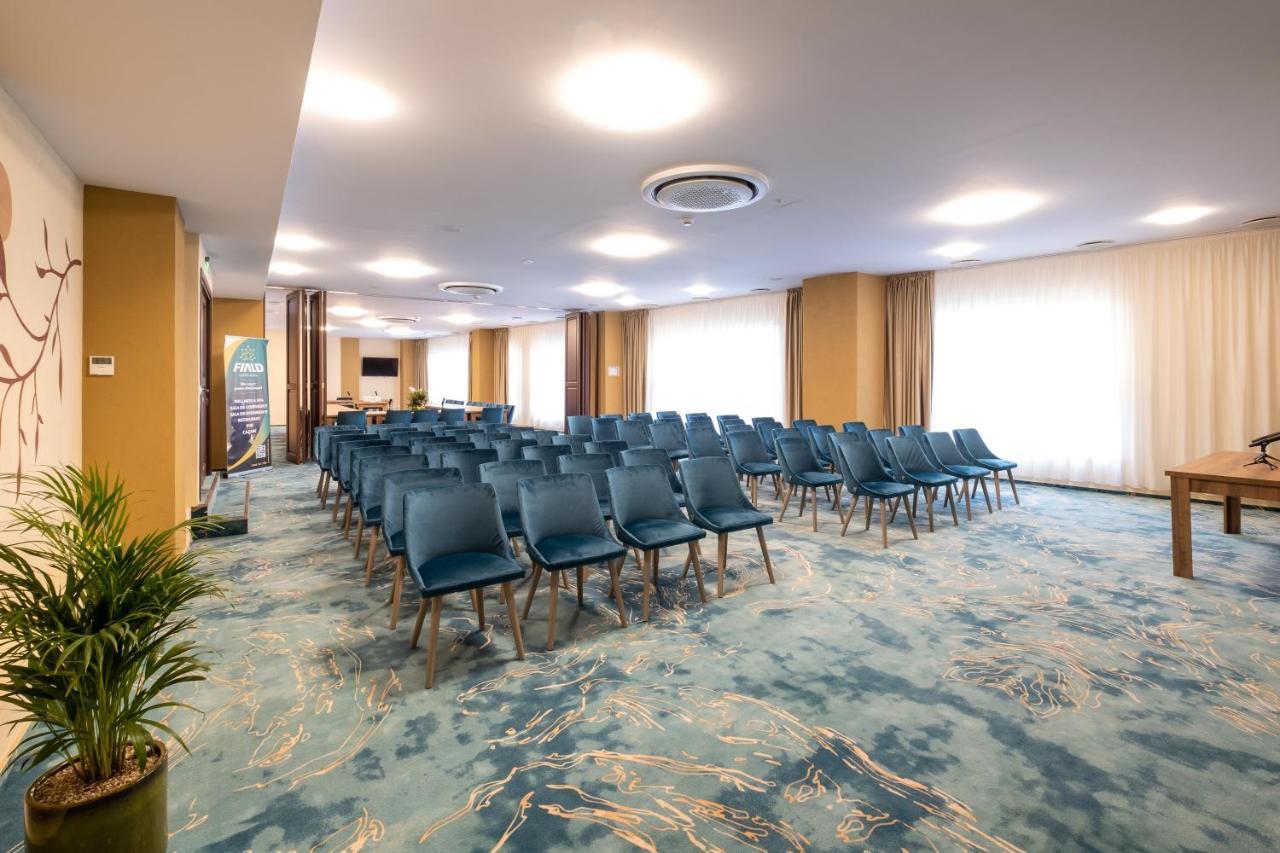 Fiald Hotel & Spa Бакэу Экстерьер фото
